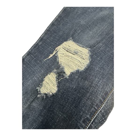 NWT Levi's 711 Women's 24W Mid Rise Slim Through Hip Thigh Skinny Blue Jeans - Picture 8 of 15